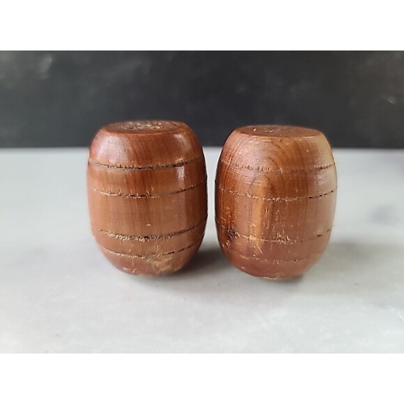 Vintage Wooden Barrel Shaped Salt And Pepper Shakers Souvenir From St. Paul... - Picture 6 of 10